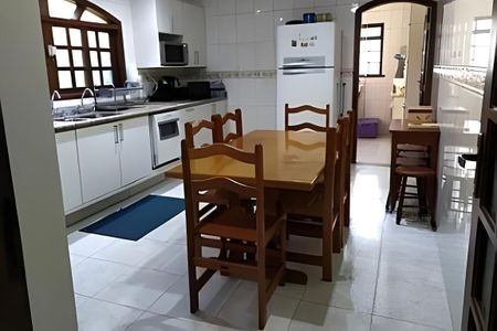 Casa à venda com 300m², 3 quartos e 6 vagas