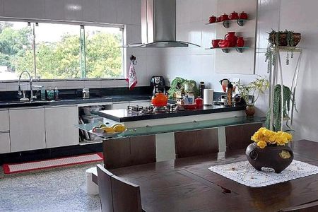 Casa à venda com 118m², 3 quartos e 2 vagas