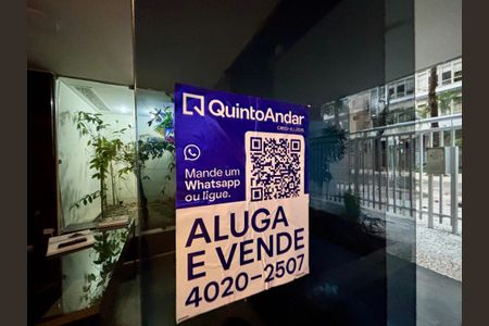 Apartamento à venda com 415m², 4 quartos e 3 vagas Apartamento à venda com 415m², 4 quartos e 3 vagasPlaca