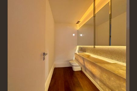 Apartamento à venda com 415m², 4 quartos e 3 vagas Apartamento à venda com 415m², 4 quartos e 3 vagasLavabo