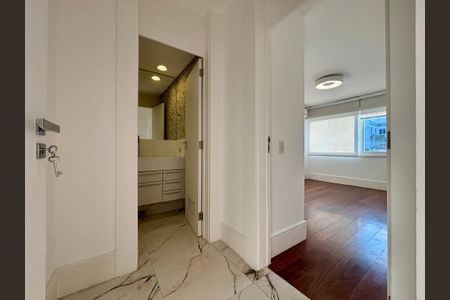 Apartamento à venda com 415m², 4 quartos e 3 vagas Apartamento à venda com 415m², 4 quartos e 3 vagasSuíte 5