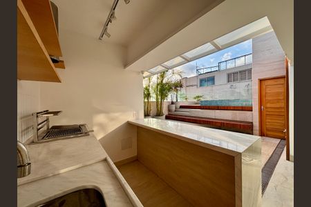 Apartamento à venda com 415m², 4 quartos e 3 vagas Apartamento à venda com 415m², 4 quartos e 3 vagasCobertura - cozinha