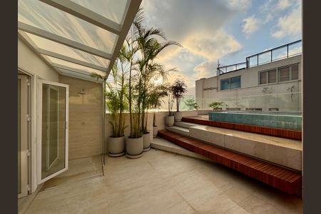 Apartamento à venda com 415m², 4 quartos e 3 vagas Apartamento à venda com 415m², 4 quartos e 3 vagasCobertura