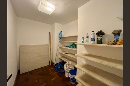Apartamento à venda com 415m², 4 quartos e 3 vagas Apartamento à venda com 415m², 4 quartos e 3 vagasQuarto de Serviço 3