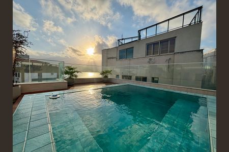 Apartamento à venda com 415m², 4 quartos e 3 vagas Apartamento à venda com 415m², 4 quartos e 3 vagasCobertura - piscina