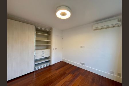 Apartamento à venda com 415m², 4 quartos e 3 vagas Apartamento à venda com 415m², 4 quartos e 3 vagasQuarto 2