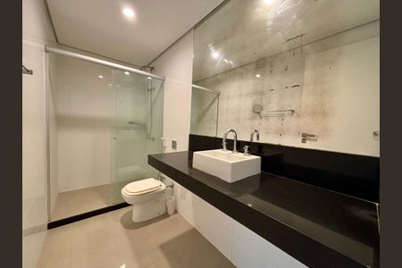 Apartamento à venda com 415m², 4 quartos e 3 vagas Apartamento à venda com 415m², 4 quartos e 3 vagasBanheiro de Serviço