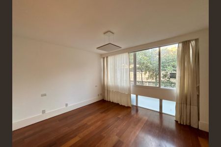 Apartamento à venda com 415m², 4 quartos e 3 vagas Apartamento à venda com 415m², 4 quartos e 3 vagasSuíte 3