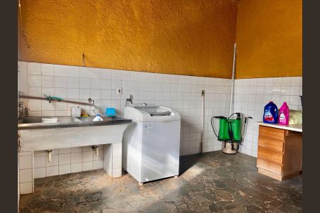 Casa à venda com 1710m², 4 quartos e sem vagaLavanderia