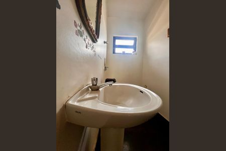 Casa à venda com 1710m², 4 quartos e sem vagaLavabo