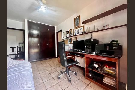 Casa à venda com 1710m², 4 quartos e sem vagaEscritório