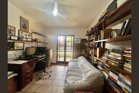 Casa à venda com 1710m², 4 quartos e sem vagaEscritório