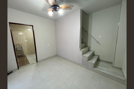 Casa para alugar com 80m², 2 quartos e sem vagaSala