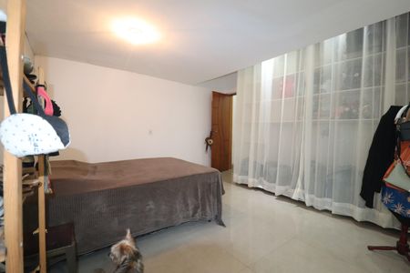 Casa à venda com 189m², 4 quartos e 2 vagasQuarto 1