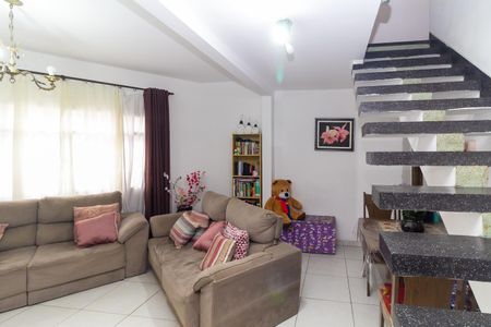 Casa à venda com 94m², 3 quartos e 1 vaga Casa à venda com 94m², 3 quartos e 1 vagaSala