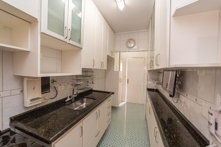 Cozinha de casa de condomínio para alugar com 3 quartos, 110m² em Vila Pierina, São Paulo