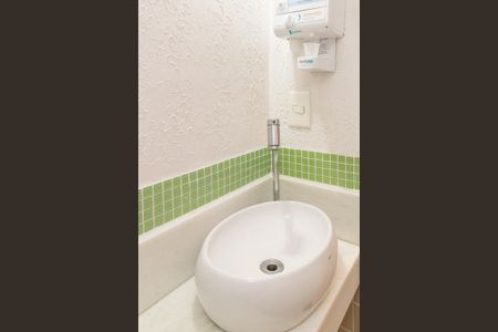 Casa de condomínio para alugar com 110m², 3 quartos e 1 vagaLavabo da Sala