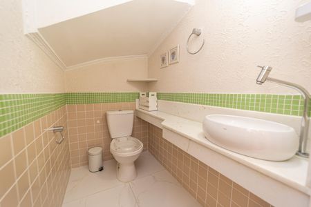 Lavabo de casa de condomínio para alugar com 3 quartos, 110m² em Vila Pierina, São Paulo