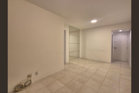 Sala de apartamento para alugar com 3 quartos, 83m² em Barra da Tijuca, Rio de Janeiro