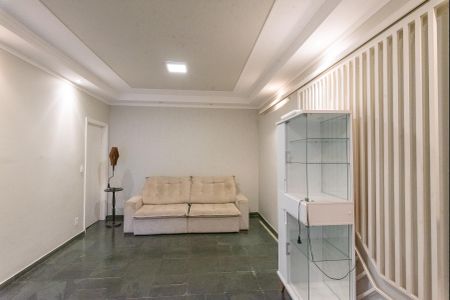 Casa para alugar com 250m², 4 quartos e 5 vagasSala