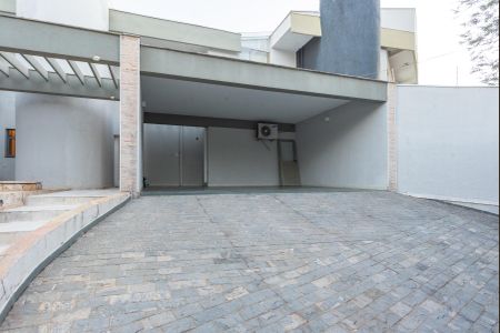 Casa para alugar com 250m², 4 quartos e 5 vagasQuintal