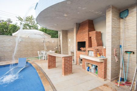 Casa para alugar com 250m², 4 quartos e 5 vagasQuintal