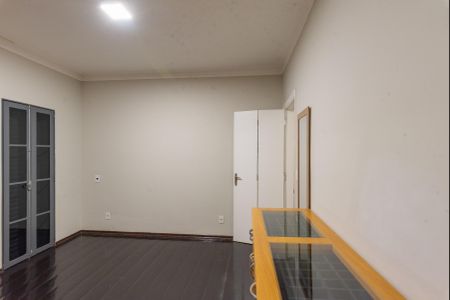 Casa para alugar com 250m², 4 quartos e 5 vagasSuíte