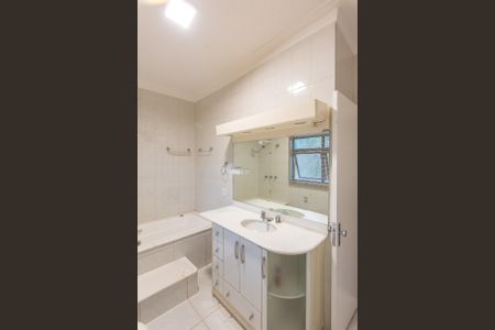 Casa para alugar com 250m², 4 quartos e 5 vagasSuíte Banheiro