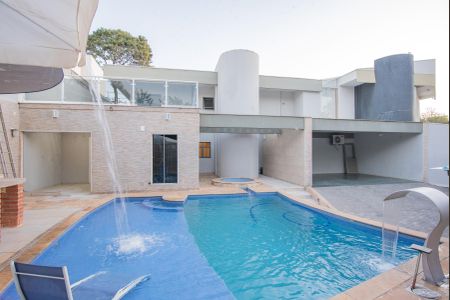 Casa para alugar com 250m², 4 quartos e 5 vagasQuintal