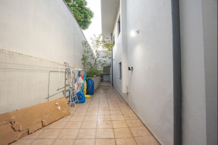 Casa para alugar com 250m², 4 quartos e 5 vagasQuintal