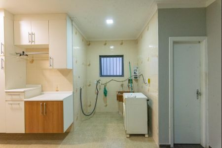 Casa para alugar com 250m², 4 quartos e 5 vagasÁrea de Serviço