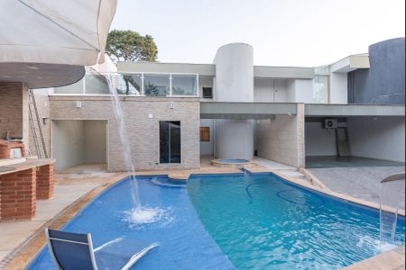 Casa para alugar com 250m², 4 quartos e 5 vagasQuintal