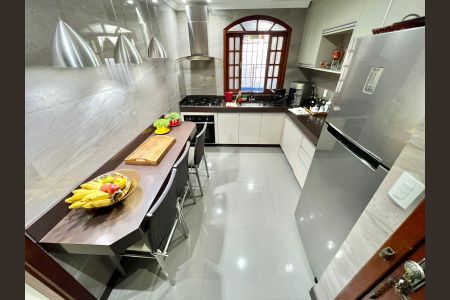 Casa para alugar com 240m², 3 quartos e 2 vagasCozinha