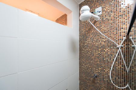 Apartamento para alugar com 65m², 2 quartos e 1 vaga Apartamento para alugar com 65m², 2 quartos e 1 vagaChuveiro