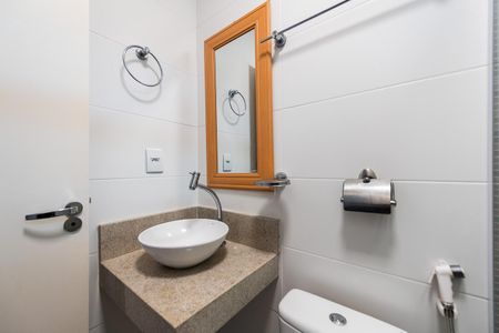 Apartamento para alugar com 65m², 2 quartos e 1 vaga Apartamento para alugar com 65m², 2 quartos e 1 vagaBanheiro