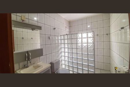 Casa à venda com 137m², 3 quartos e 2 vagasCasa 1 - Banheiro do Quarto