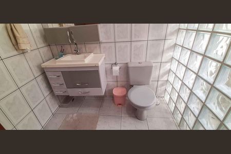 Casa à venda com 137m², 3 quartos e 2 vagasCasa 1 - Banheiro do Quarto