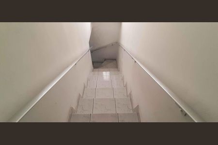 Casa à venda com 137m², 3 quartos e 2 vagasEscada