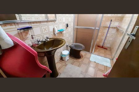 Casa à venda com 137m², 3 quartos e 2 vagasCasa 1 - Banheiro Social