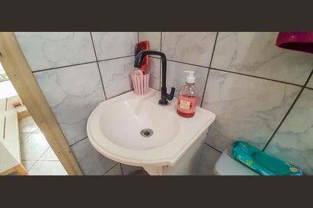 Casa à venda com 137m², 3 quartos e 2 vagasCasa 1 - Banheiro da Suíte