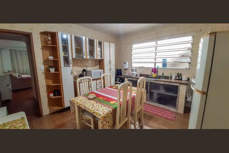 Casa à venda com 137m², 3 quartos e 2 vagasCasa 1 - Cozinha