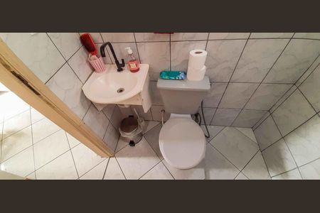 Casa à venda com 137m², 3 quartos e 2 vagasCasa 1 - Banheiro da Suíte