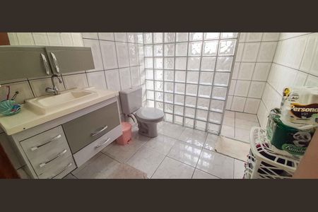 Casa à venda com 137m², 3 quartos e 2 vagasCasa 1 - Banheiro do Quarto