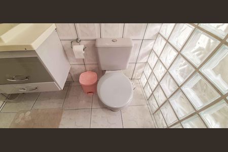 Casa à venda com 137m², 3 quartos e 2 vagasCasa 1 - Banheiro do Quarto