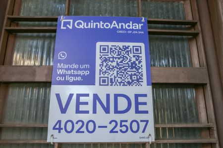 Casa à venda com 250m², 6 quartos e 2 vagas Casa à venda com 250m², 6 quartos e 2 vagasPlaca