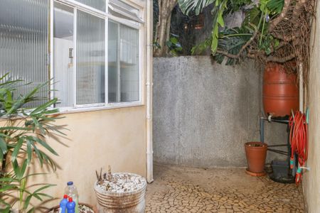 Casa à venda com 250m², 6 quartos e 2 vagas Casa à venda com 250m², 6 quartos e 2 vagasQuintal