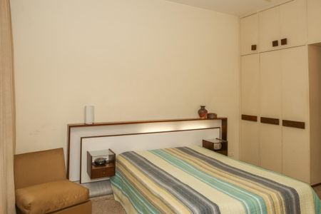 Casa à venda com 250m², 6 quartos e 2 vagas Casa à venda com 250m², 6 quartos e 2 vagasSuíte 1