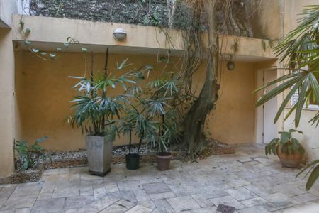 Casa à venda com 250m², 6 quartos e 2 vagas Casa à venda com 250m², 6 quartos e 2 vagasVista da Sala de Jantar