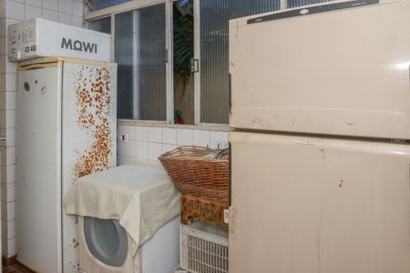 Casa à venda com 250m², 6 quartos e 2 vagas Casa à venda com 250m², 6 quartos e 2 vagasÁrea de Serviço