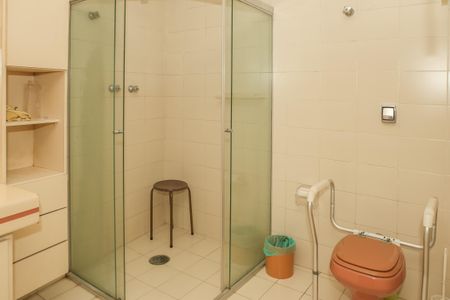 Casa à venda com 250m², 6 quartos e 2 vagas Casa à venda com 250m², 6 quartos e 2 vagasBanheiro da Suíte 2